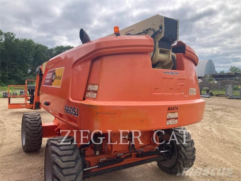 JLG 660SJ Articulated boom lifts