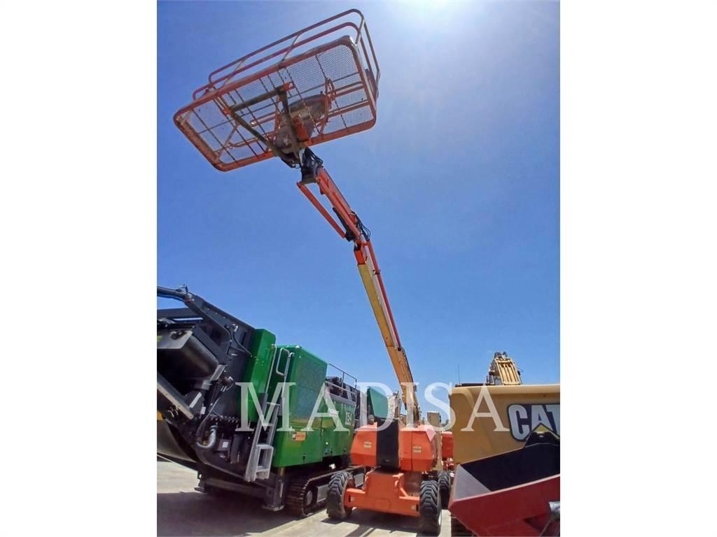 JLG 800 AJ Articulated boom lifts