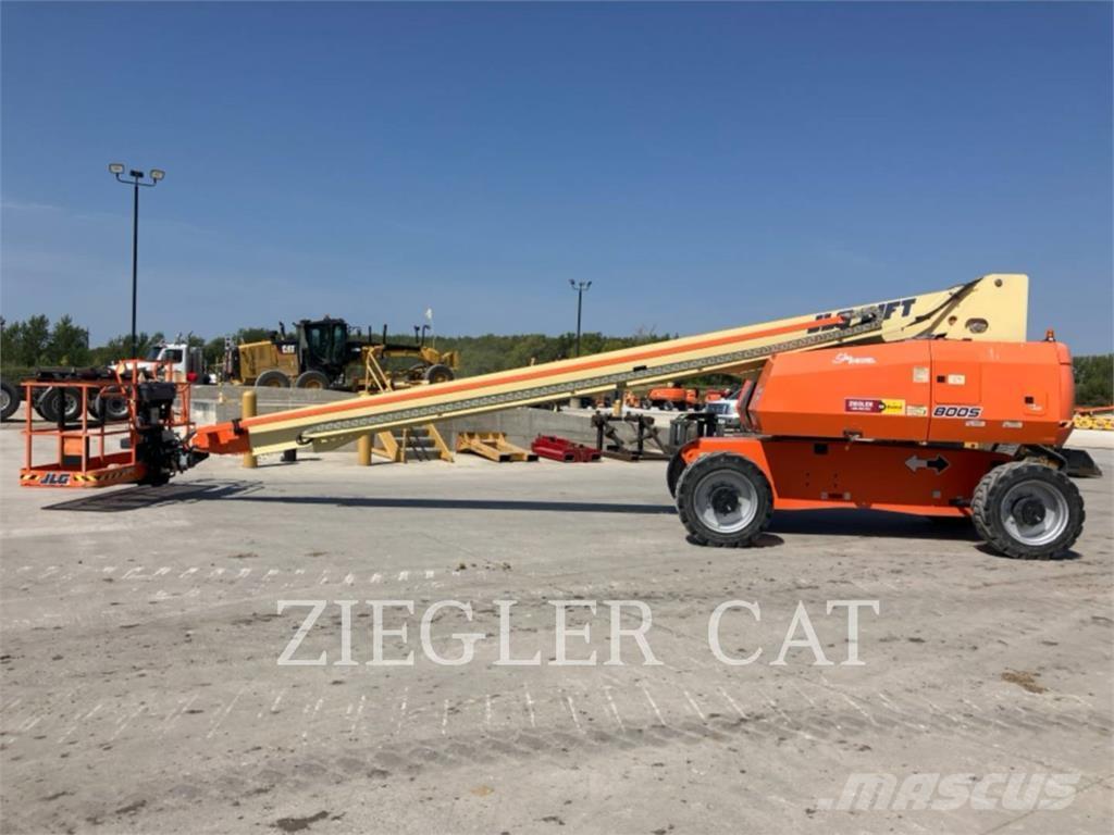 JLG 800S Articulated boom lifts