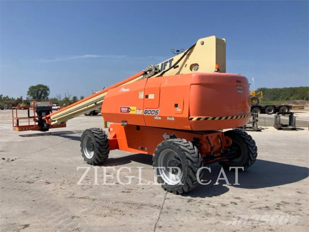 JLG 800S Articulated boom lifts