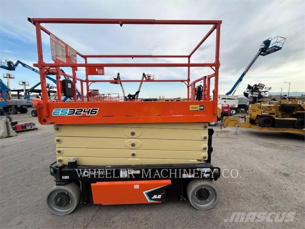 JLG ES3246 Scissor lifts