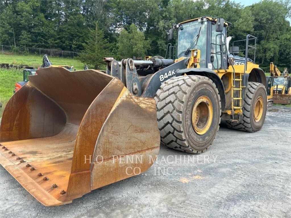 John Deere 844 Wheel loaders