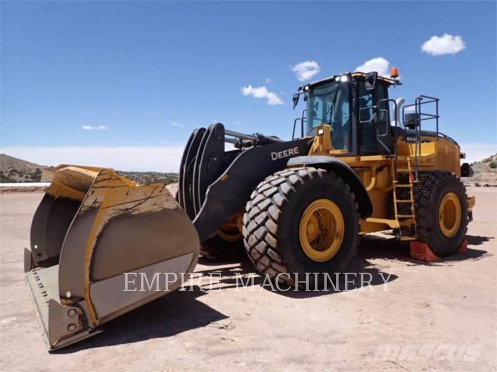 John Deere 844P Wheel loaders