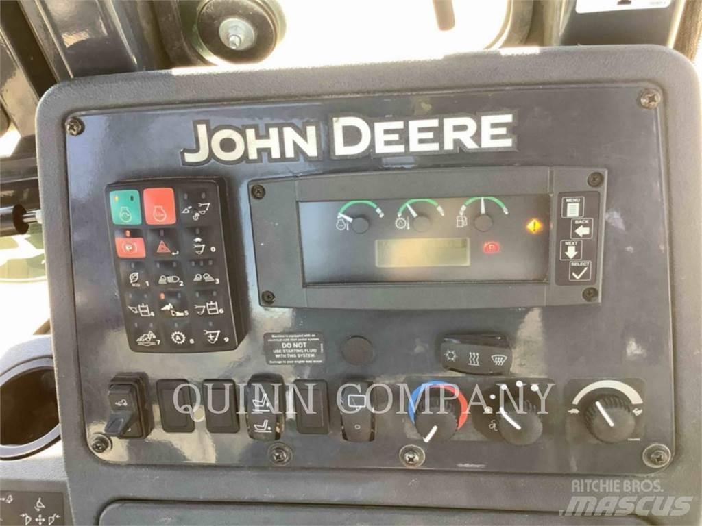 John Deere & CO. 410L Backhoe loaders