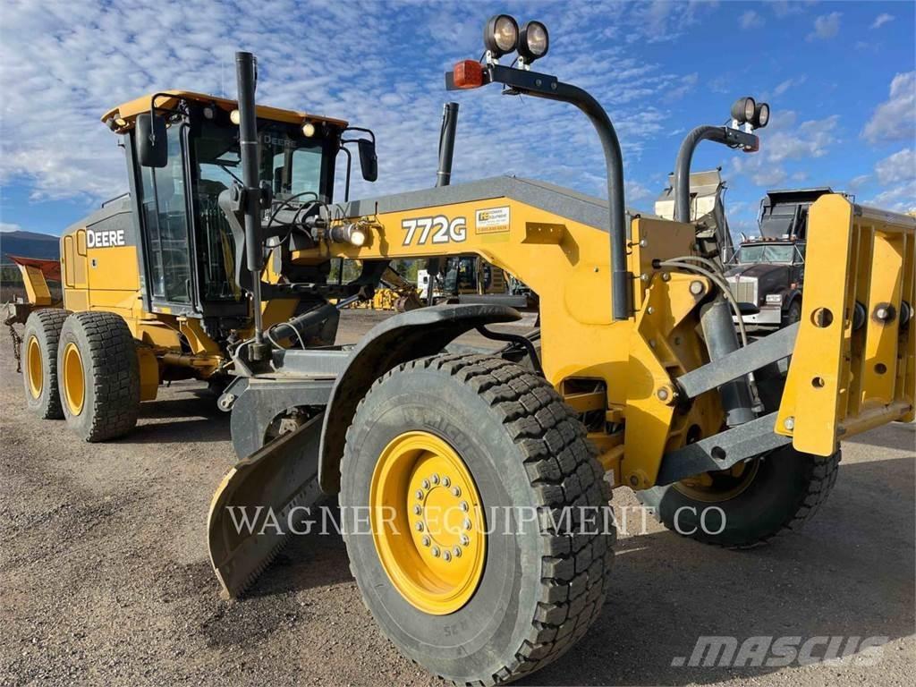 John Deere & CO. 772G AWD Graders