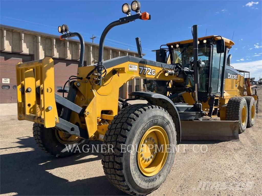 John Deere & CO. 772G AWD Graders