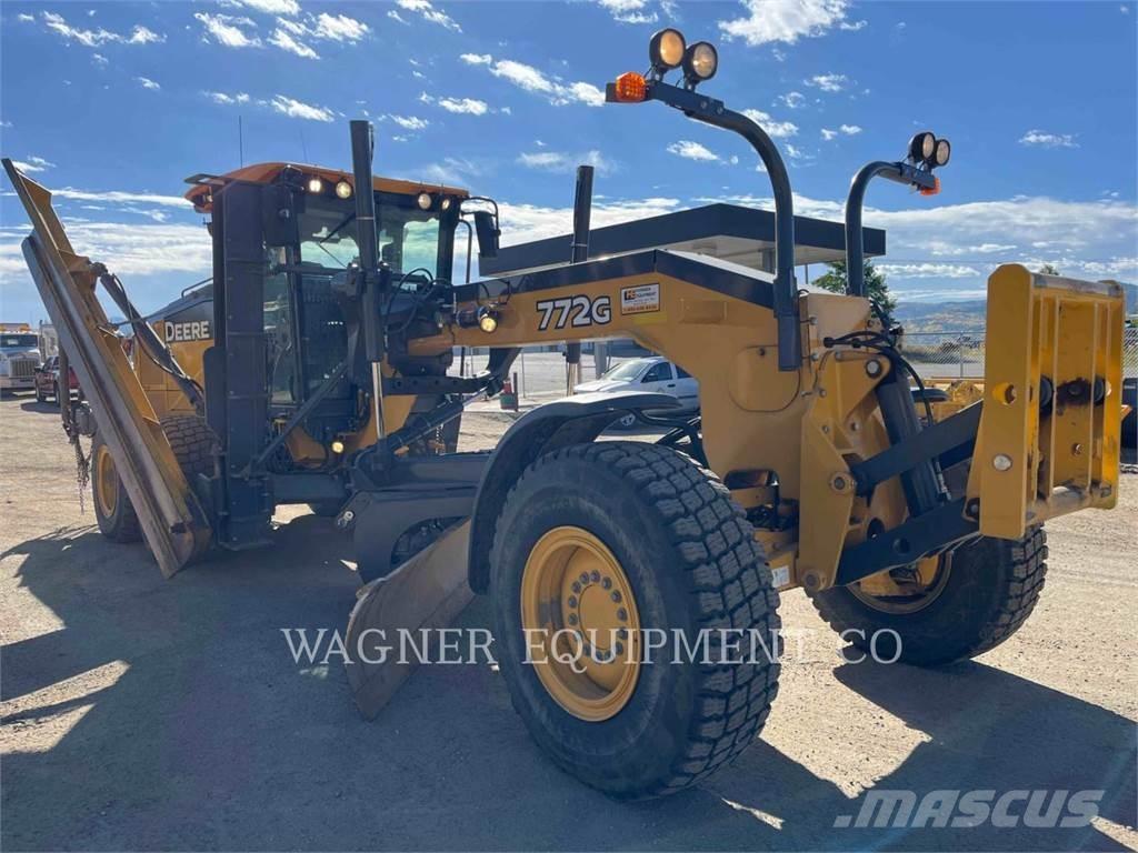John Deere & CO. 772G AWD Graders