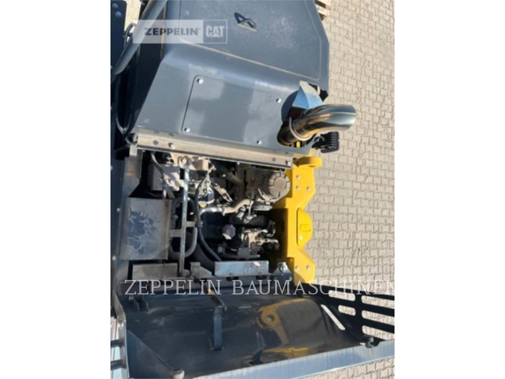 Komatsu PW148-11 Wheeled excavators