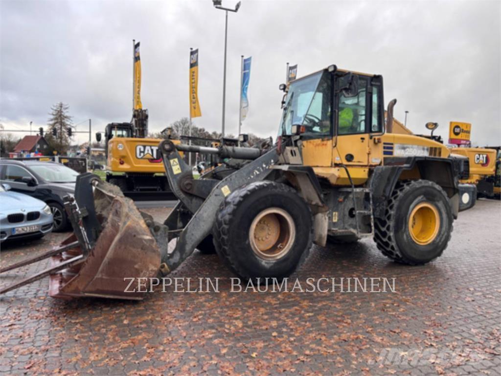 Komatsu WA250 Wheel loaders