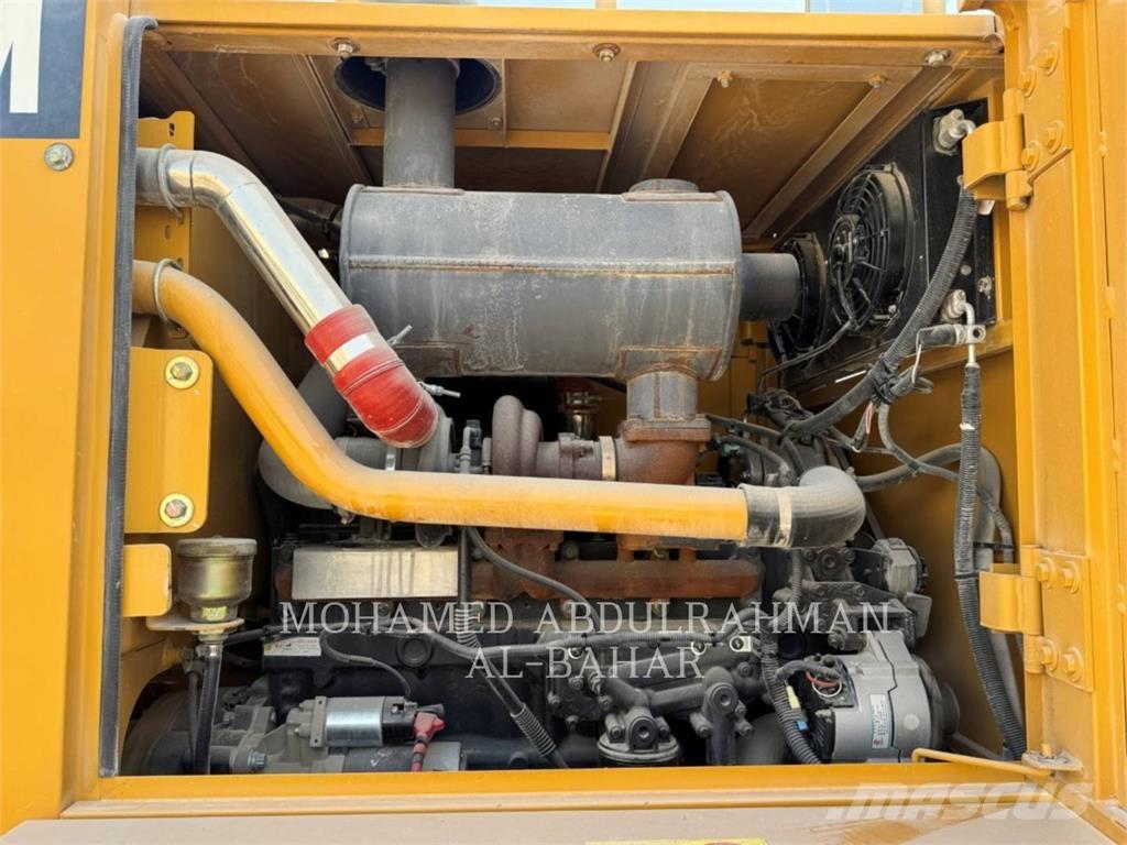 SEM MACHINERY SEM921 Graders