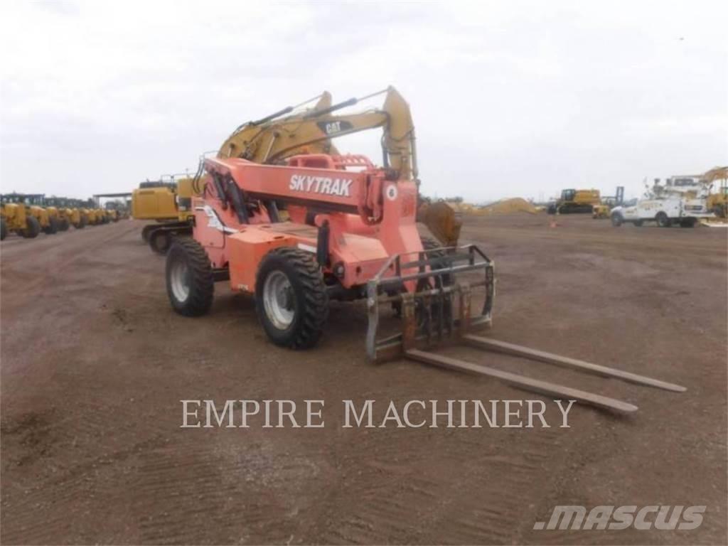 SkyTrak 6036 Articulated boom lifts