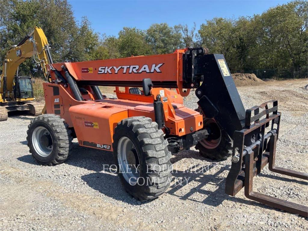 SkyTrak 8042O Telescopic handlers