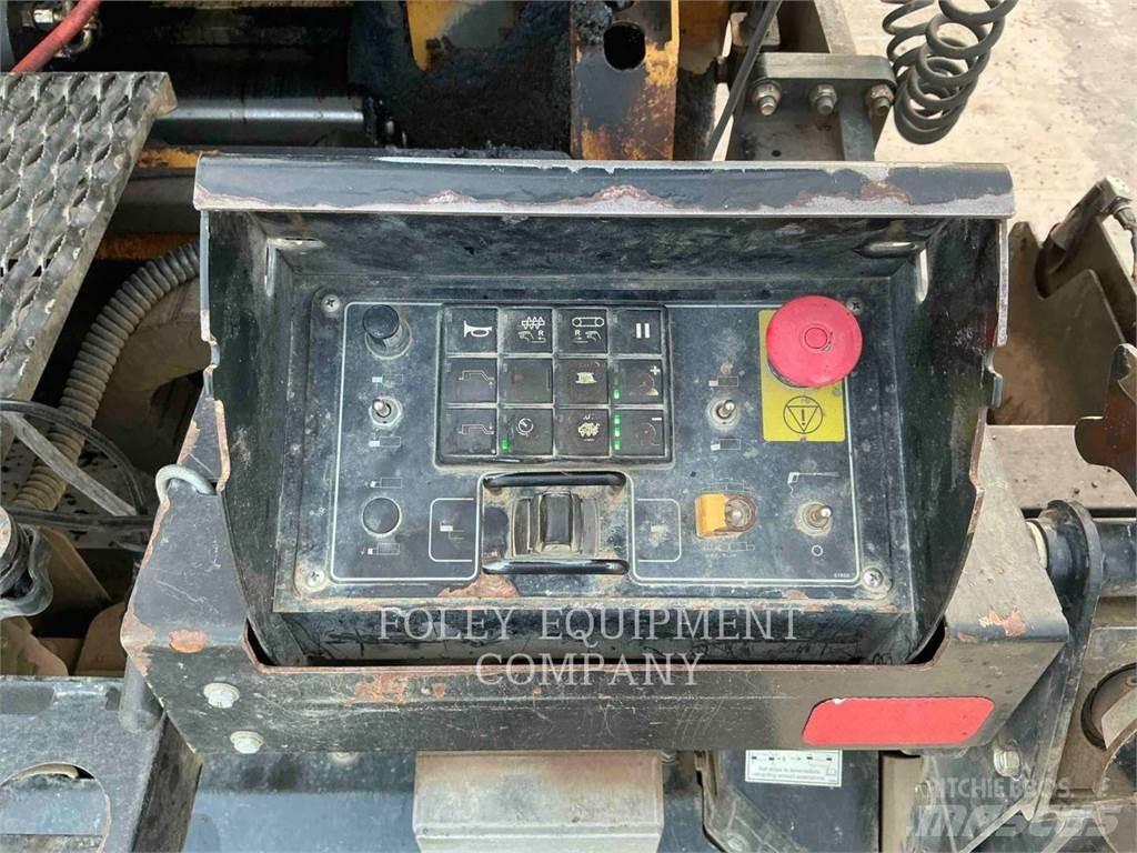 Weiler P395 Asphalt pavers