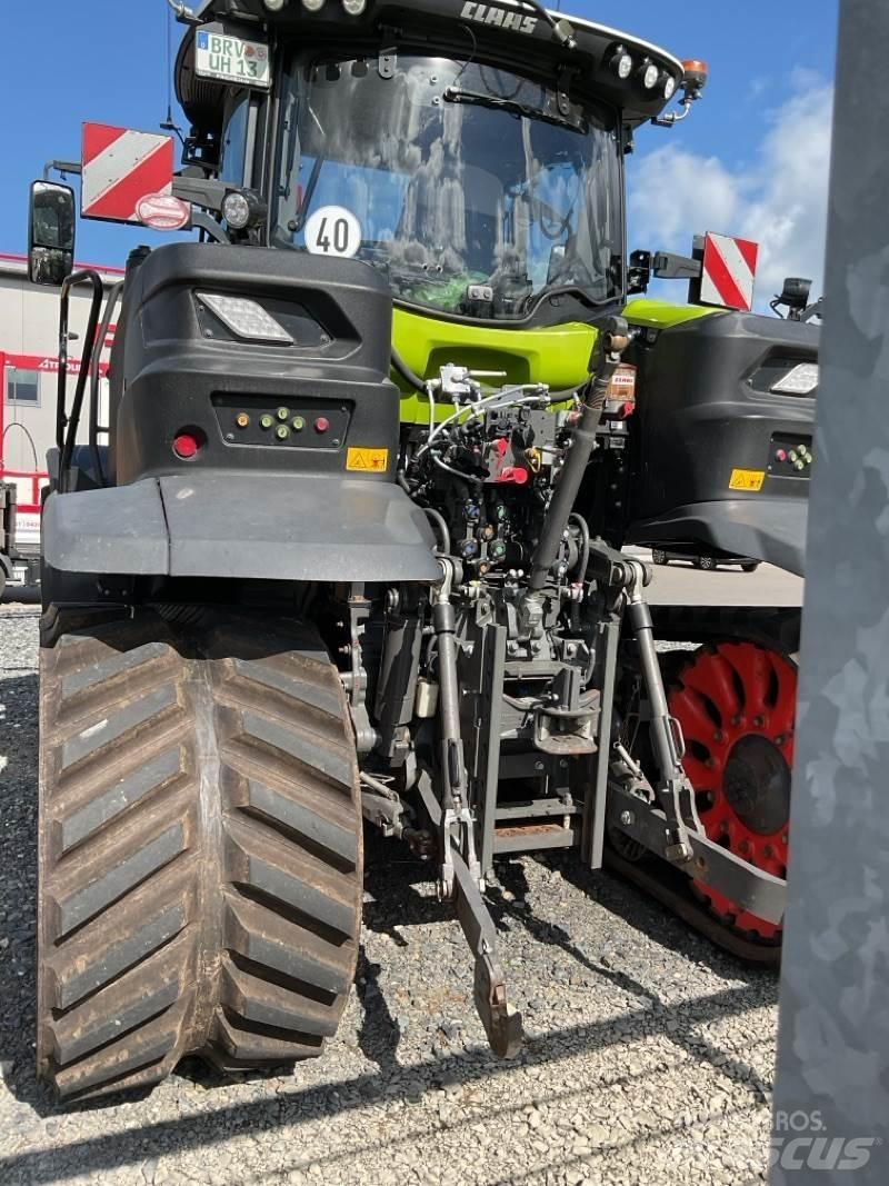 CLAAS Axion 960 TT Tracked cranes