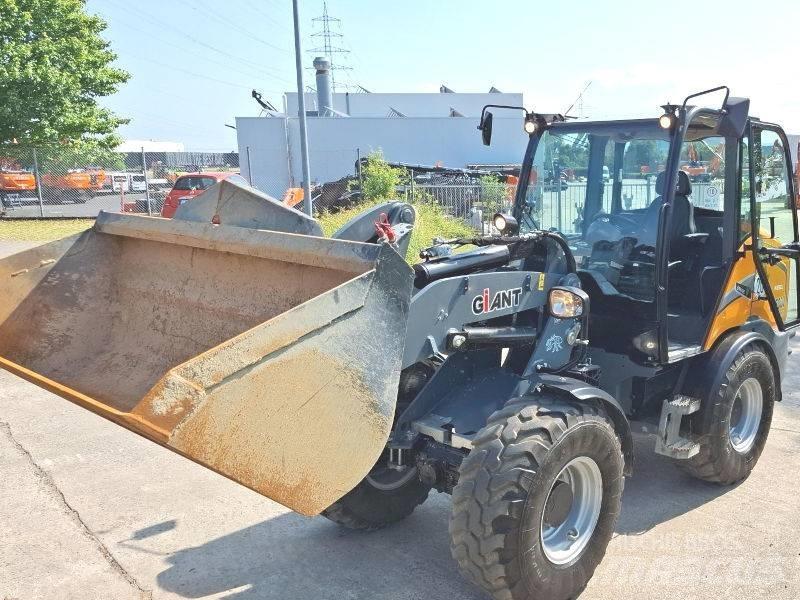 Giant G 5000 X-Tra Skid steer loaders