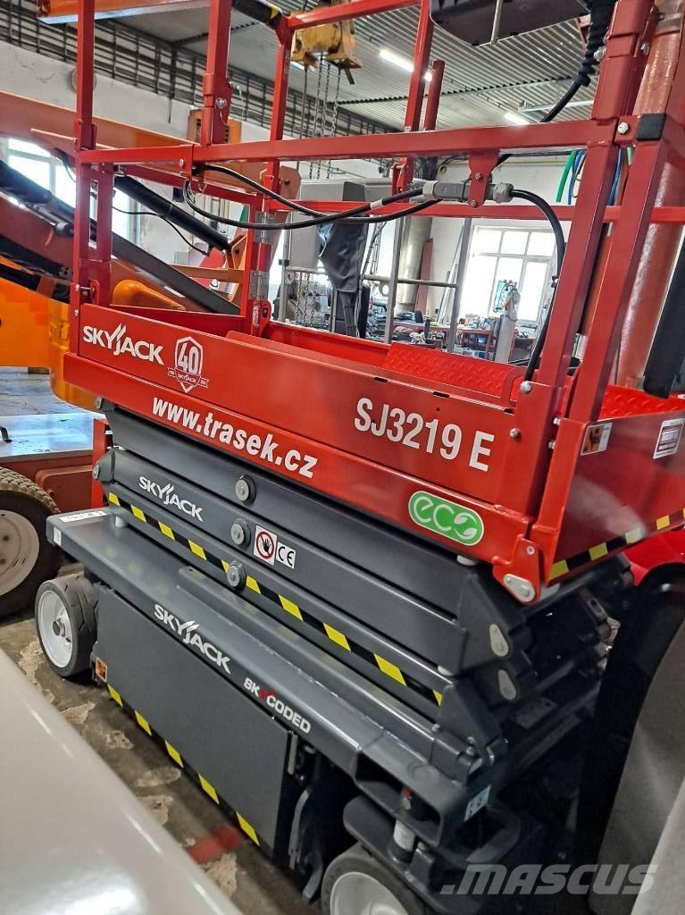 SkyJack SJ 3219E Scissor lifts