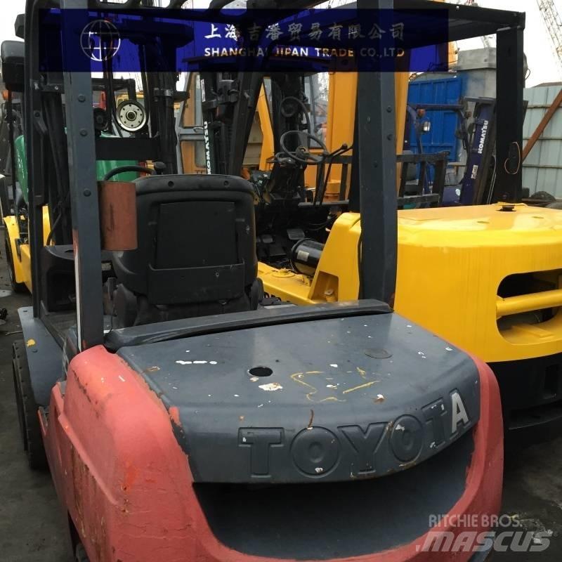 Toyota 8 FD 30 Diesel trucks