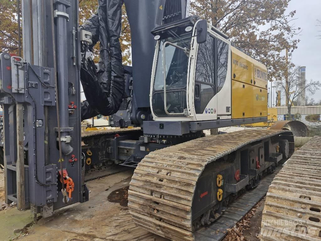Bauer / RTG RG25-SC Piling rigs
