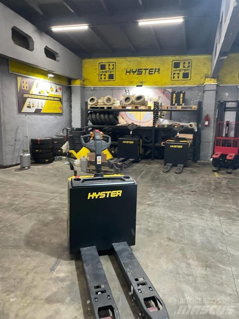 Hyster P2.0UTS Low lifter with platform
