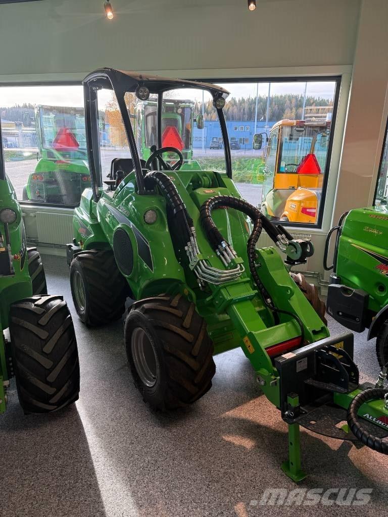 Avant 528 Skid steer loaders