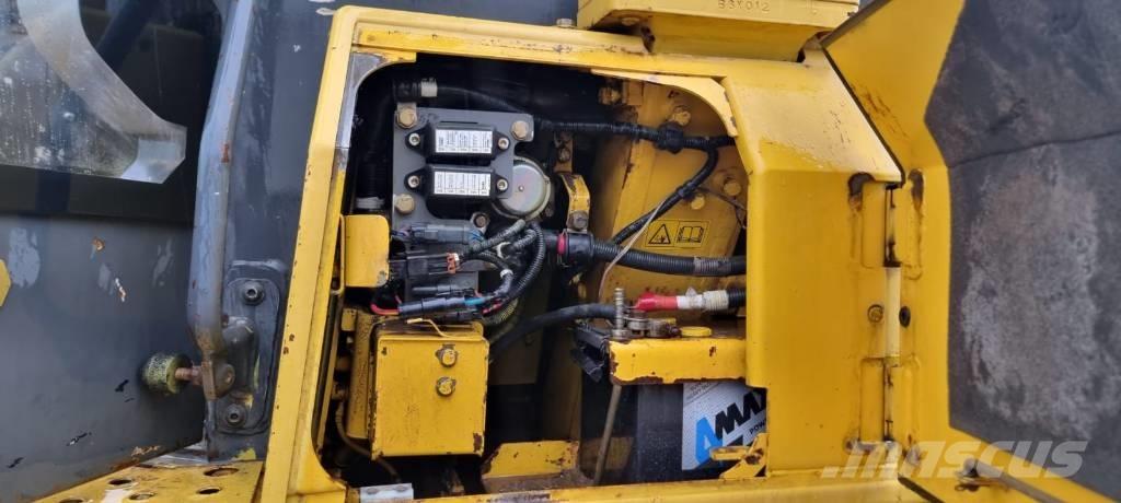 Komatsu D 61 EX-15 Crawler dozers