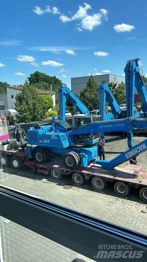Fuchs MHL 331 C Waste / industry handlers