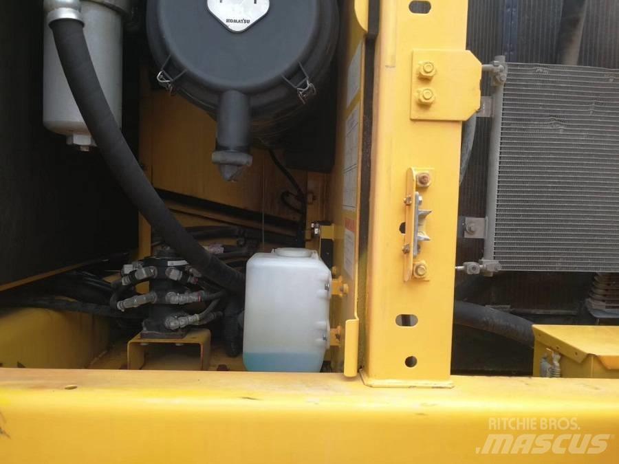 Komatsu PC 200-8 Crawler excavators