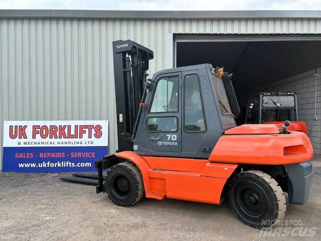 Toyota 5 FD 70 Diesel trucks