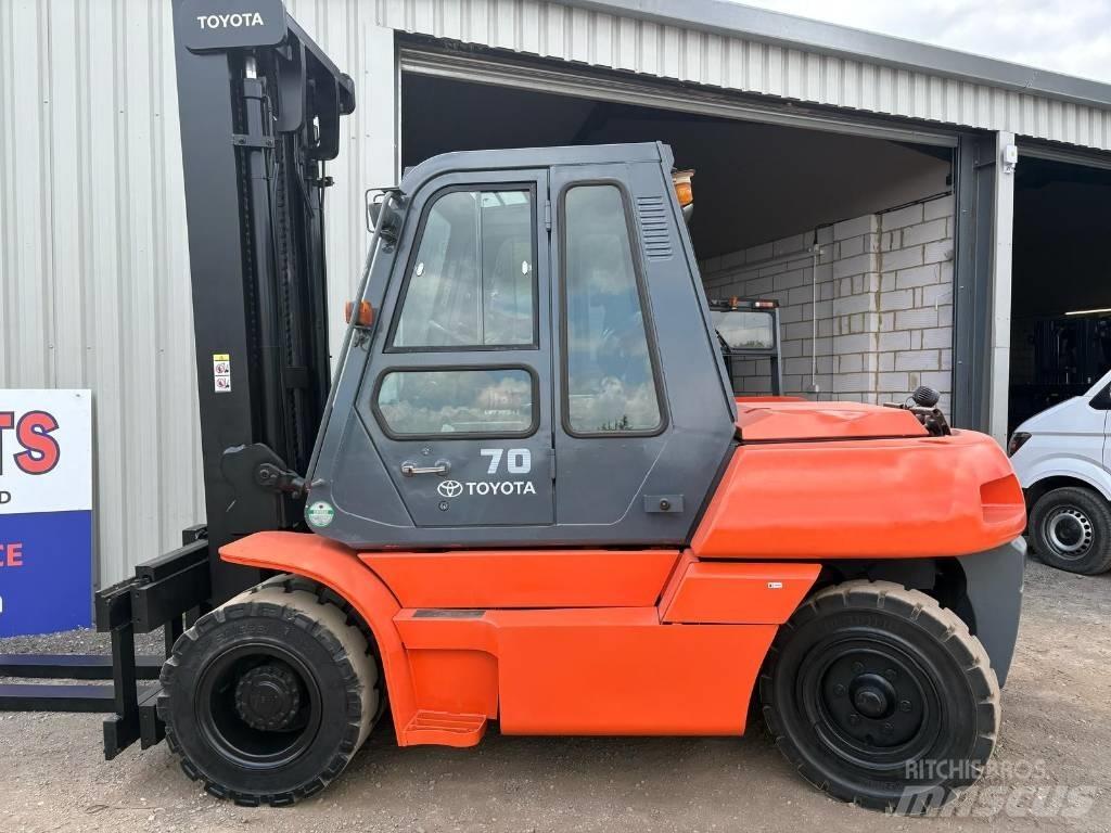Toyota 5 FD 70 Diesel trucks