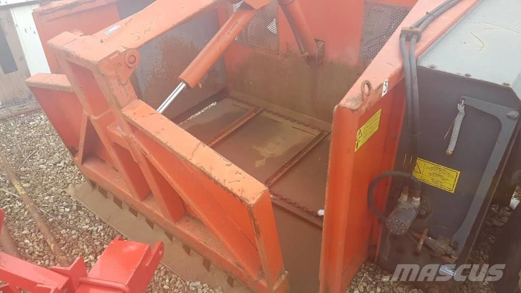  Polycrok Animal feeders