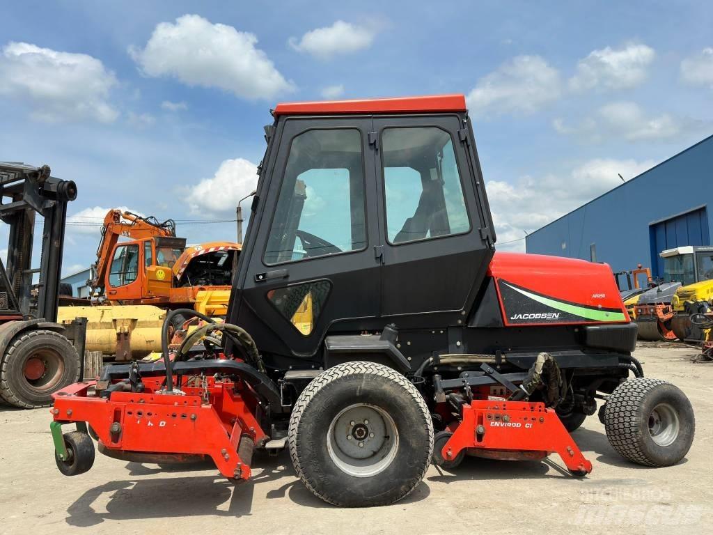 Jacobsen AR250 Riding mowers