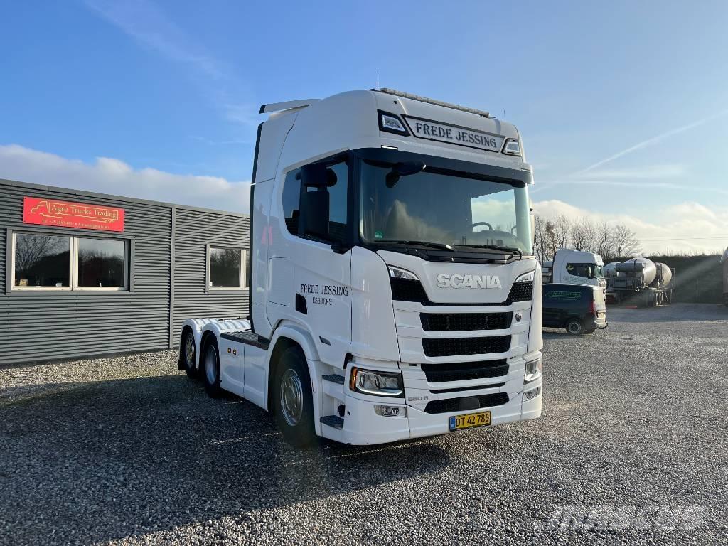 Scania R 560 LA Tractor Units