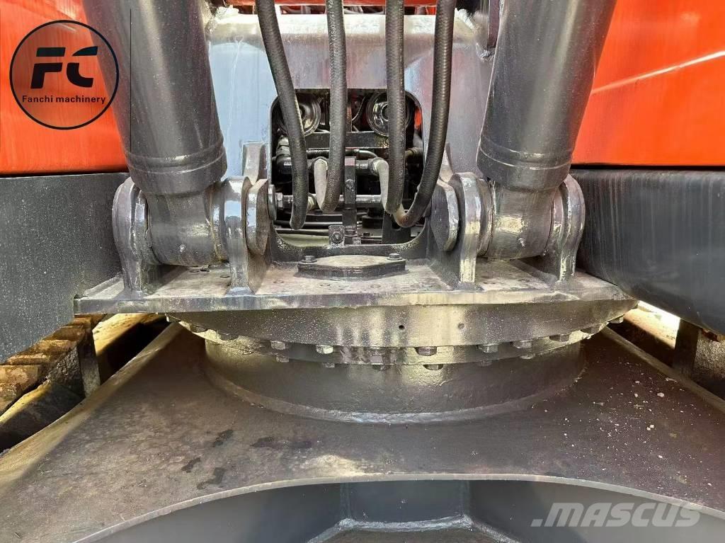 Doosan DX 140 LC Crawler excavators