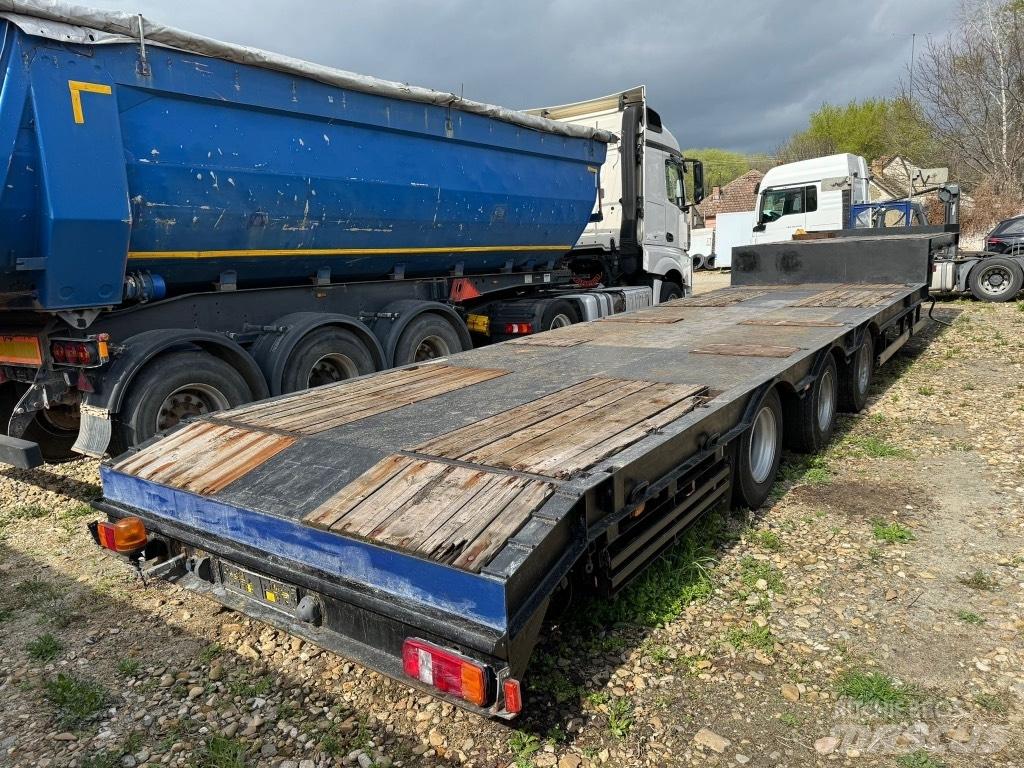 Möslein ST 3 Low loader-semi-trailers