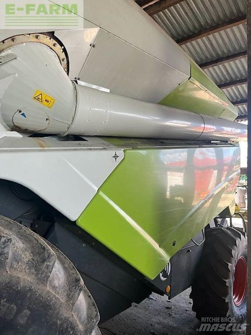 CLAAS tucano 470 Combine harvesters