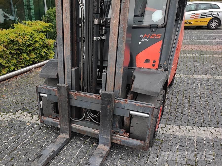 Linde H25D-02 Diesel trucks