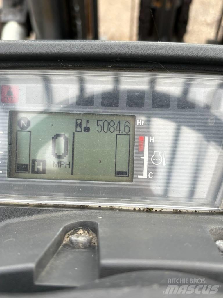 CAT DP40NT Diesel trucks