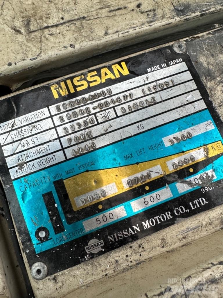 Nissan FD30 Diesel trucks