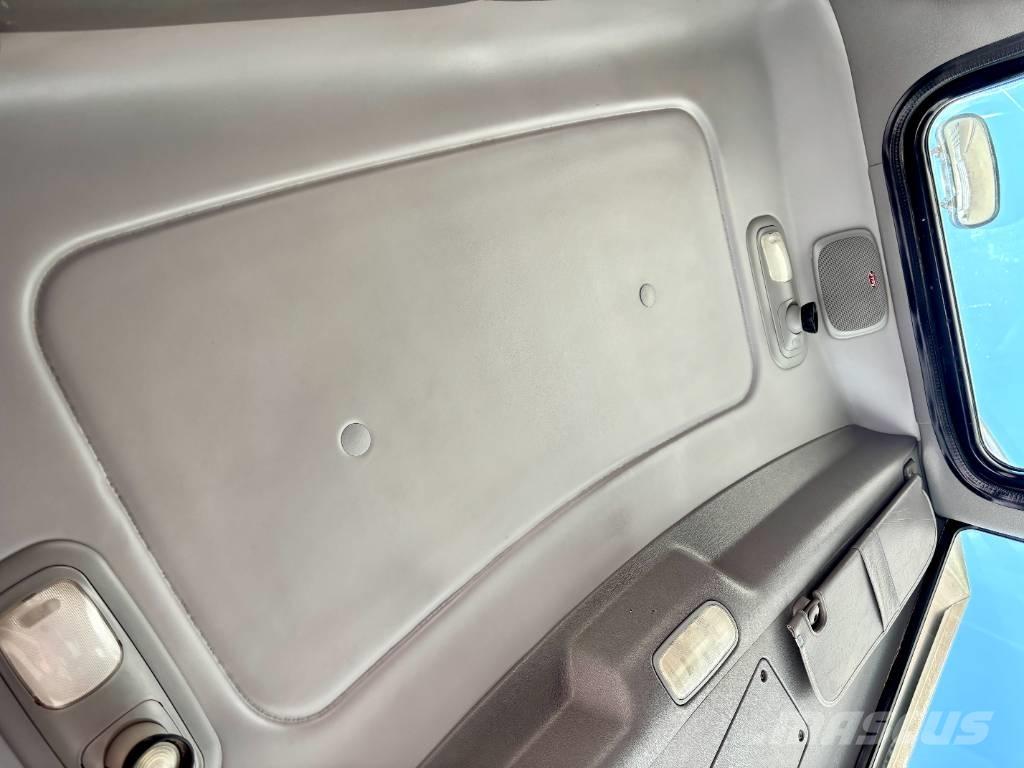 Peterbilt 357 Tractor Units