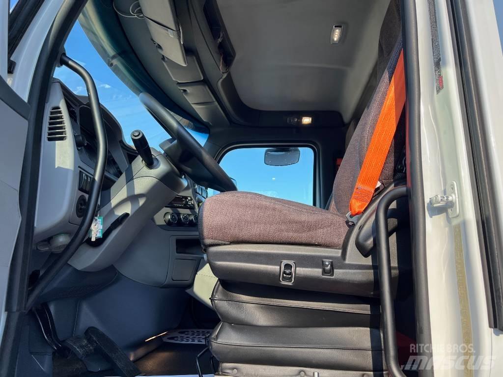 Peterbilt 579 Tractor Units