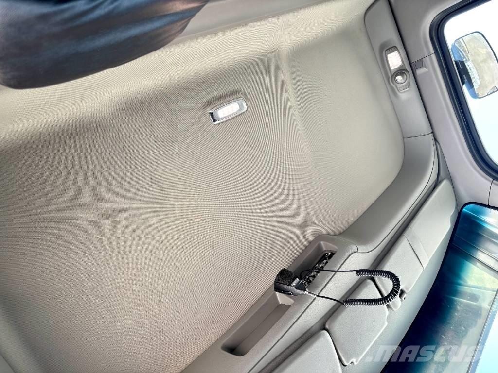 Peterbilt 567 Tractor Units