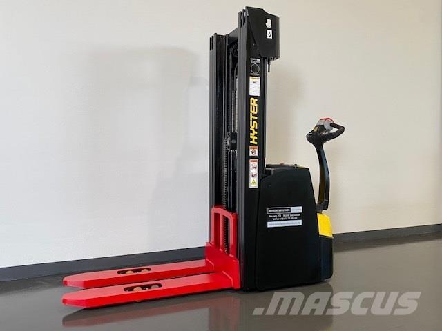 Hyster S1.6 Self propelled stackers