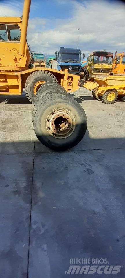Bridgestone 13R22.5 Tyres, wheels and rims