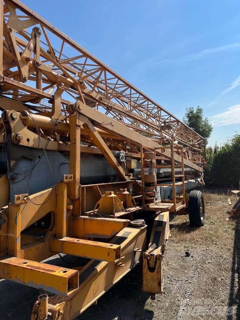 Potain HDM40A Self erecting cranes