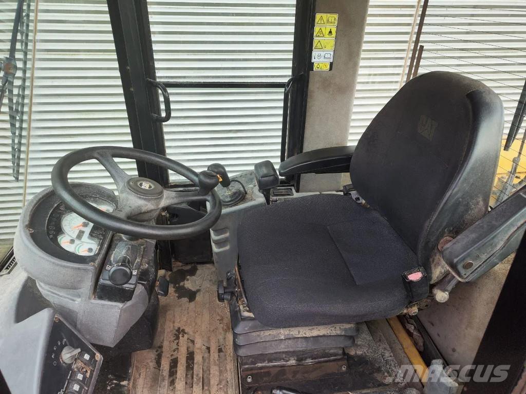 CAT 930G Wheel loaders