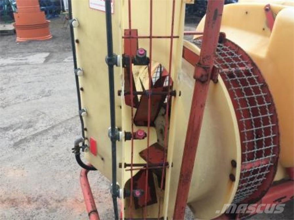 Holder NI 1000 Trailed sprayers