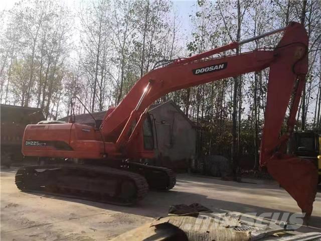 Doosan DH225LC-7 Crawler excavators