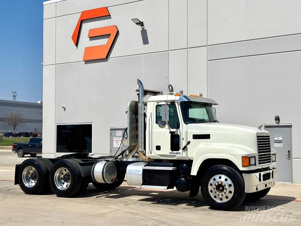 Mack CHU 613 Tractor Units