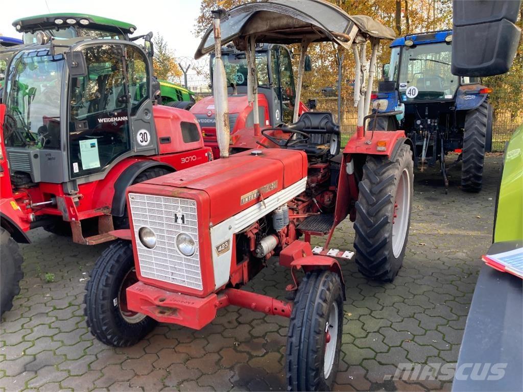 IHC 423 Tractors