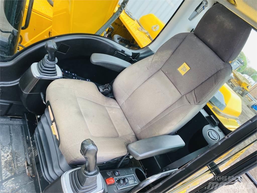 JCB JS130LC Crawler excavators